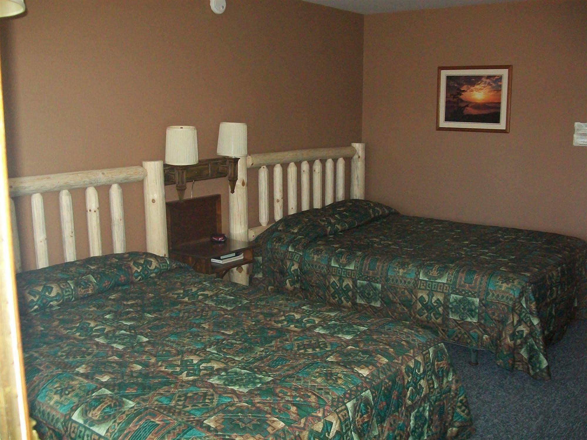 Black Bear Motel Cameron Bagian luar foto